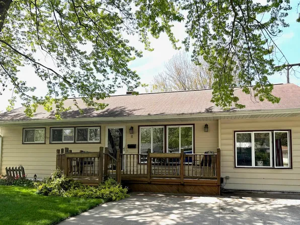8 Oakland Ct, Essexville, MI 48732