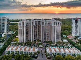 7117 Pelican Bay Blvd, Naples, FL 34108