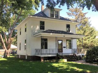 1916 9th St, Columbus, NE 68601