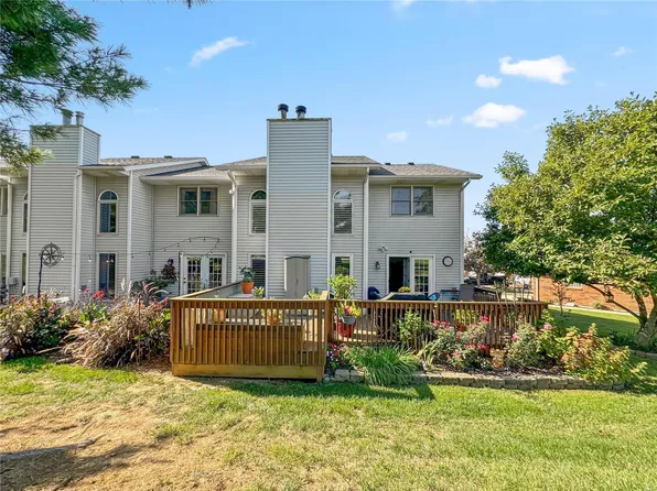 3 Fieldcrest Dr, Columbia, IL 62236