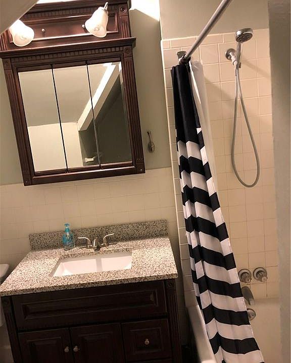 2nd image of 42 Richmond Ave APT 3