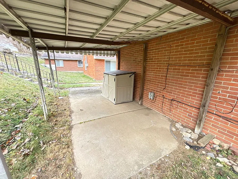 26-28 Mello Ave — Photo 12