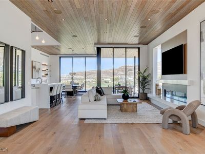 644 Scenic Cliff Dr, Henderson, NV, 89012