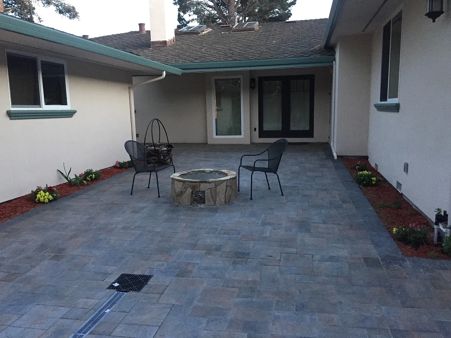 3 bed, 2200 sqft, $6,950 — Photo 4
