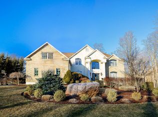 39 Greenwich Ave, Central Valley, NY 10917