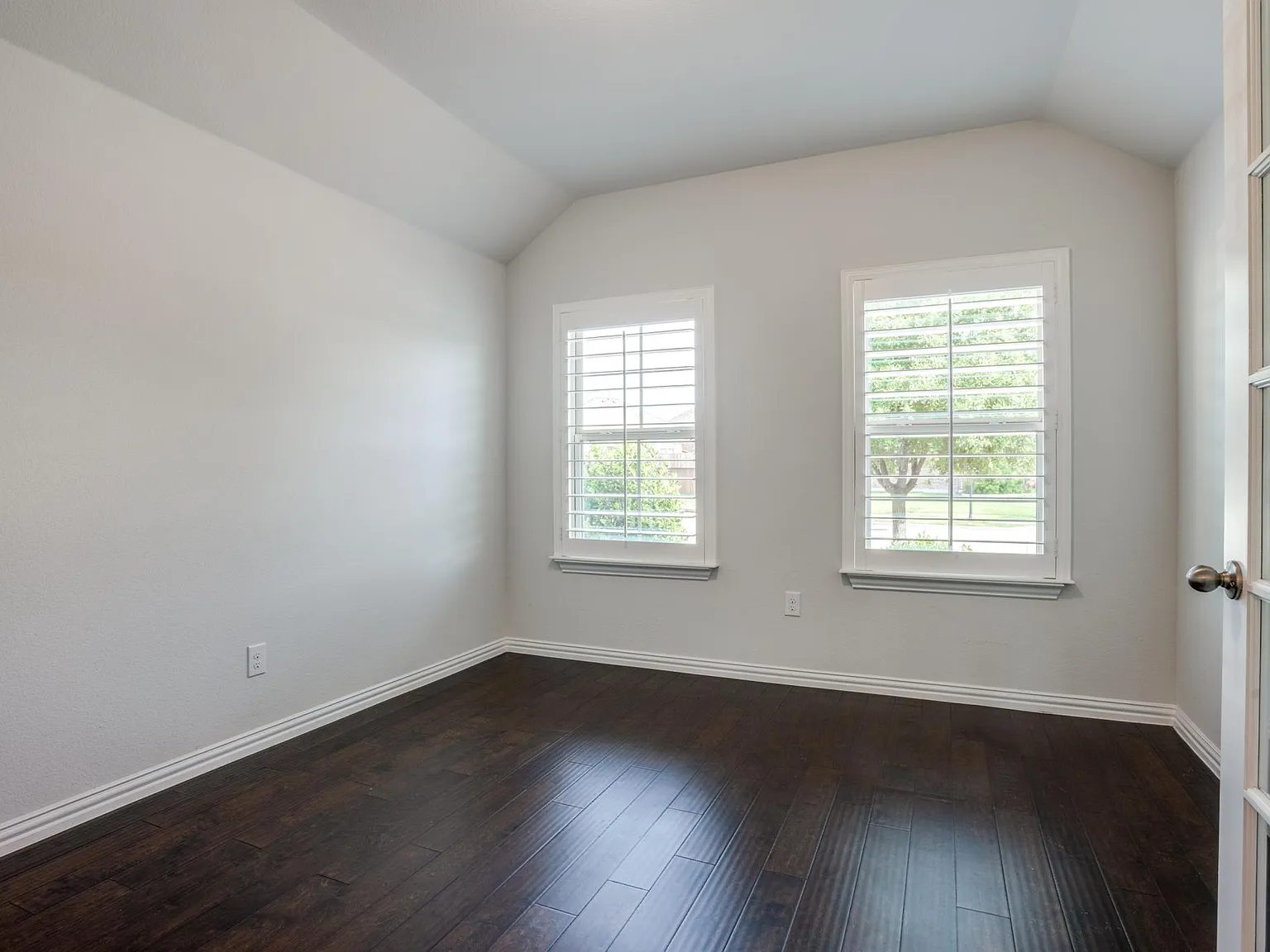4 bed, 2071 sqft, $2,400 — Photo 4