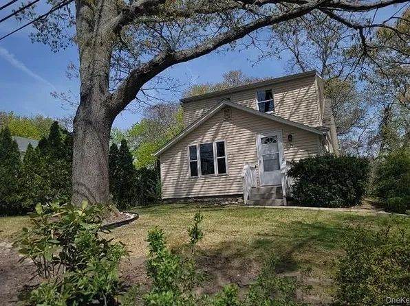 21 Patchogue Drive, Rocky Point, NY 11778