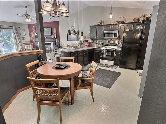 4th image of 3629 Thornhill Cir E