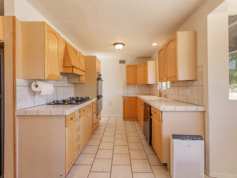 1005 Ayers Ave — Photo 14