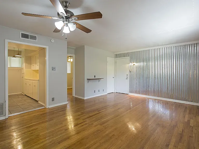 1 bed, 520 sqft, $871 — Photo 2