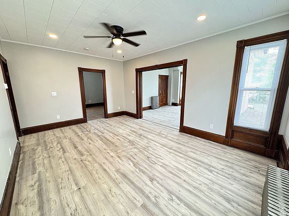 4th image of 167 County St #2