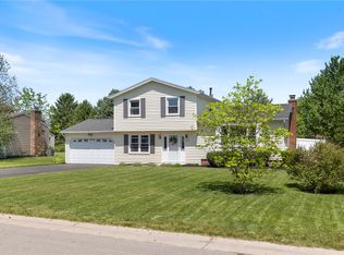 6104 Hanover Rd, Farmington, NY 14425