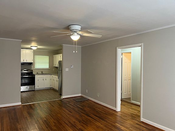 4th image of 422 General Winship Dr S