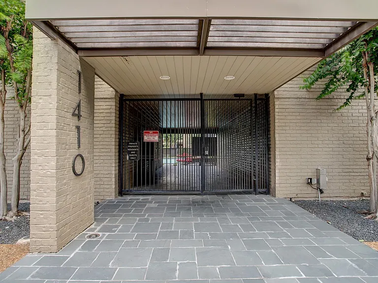 1410 Hyde Park Blvd #105 — Photo 33