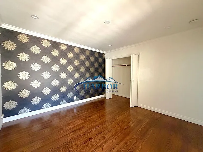 1630 Miracosta St — Photo 9