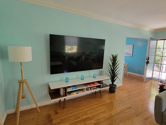 4th image of 1250 E 1st St APT 1