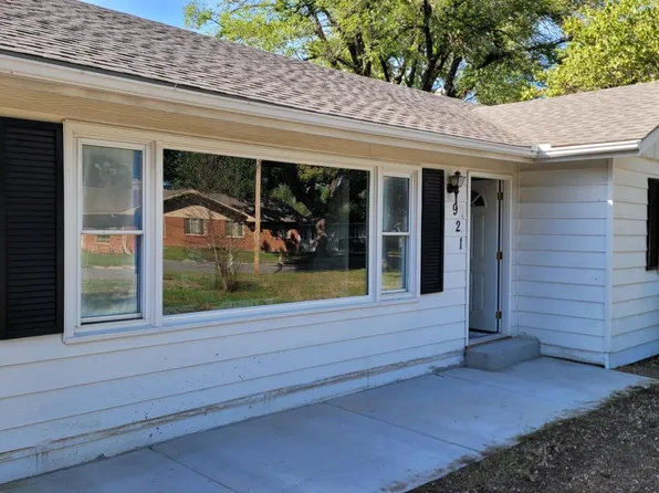 921 Whildin St, Emporia, KS 66801