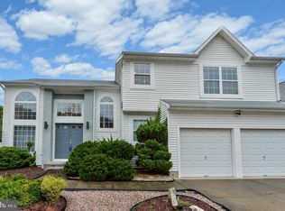 14 Michaelson Dr, Mount Laurel, NJ 08054