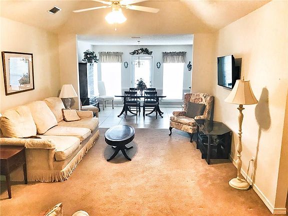3rd image of 6897 Gray Oaks Dr