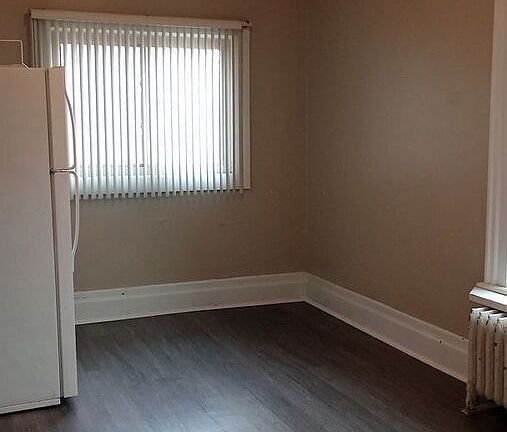 5th image of 440 W 10th St APT 5