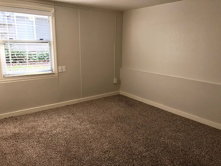 1411 N Northgate Way — Photo 11