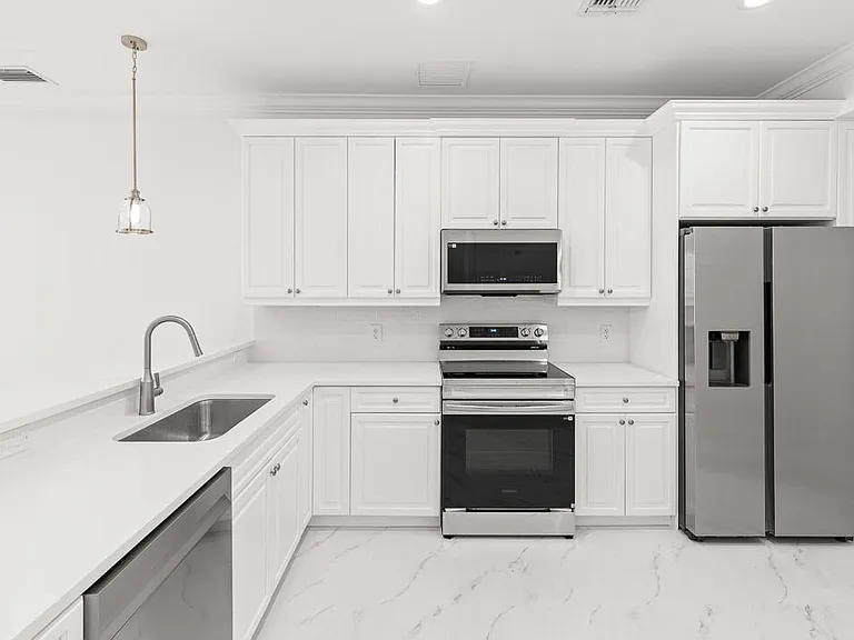 47 SW Osceola St #206 — Photo 7