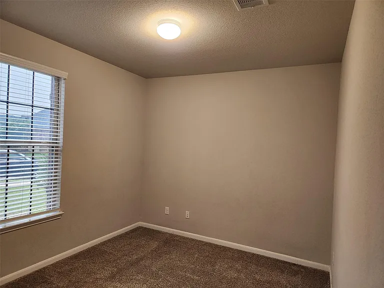 8519 Golden Field Dr — Photo 16