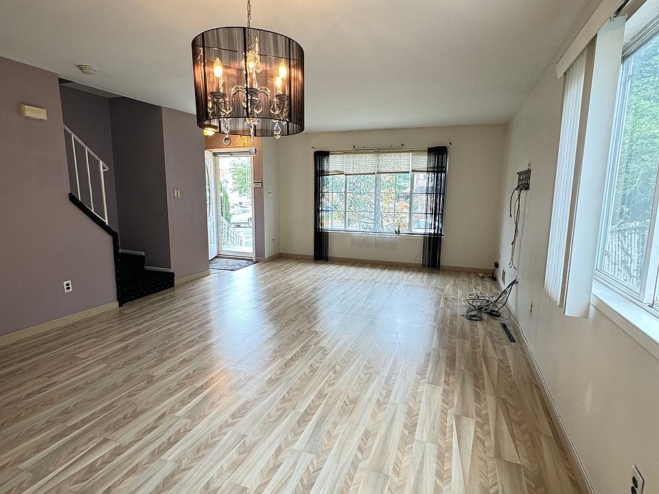 1st image of 980 Rockland Ave #1