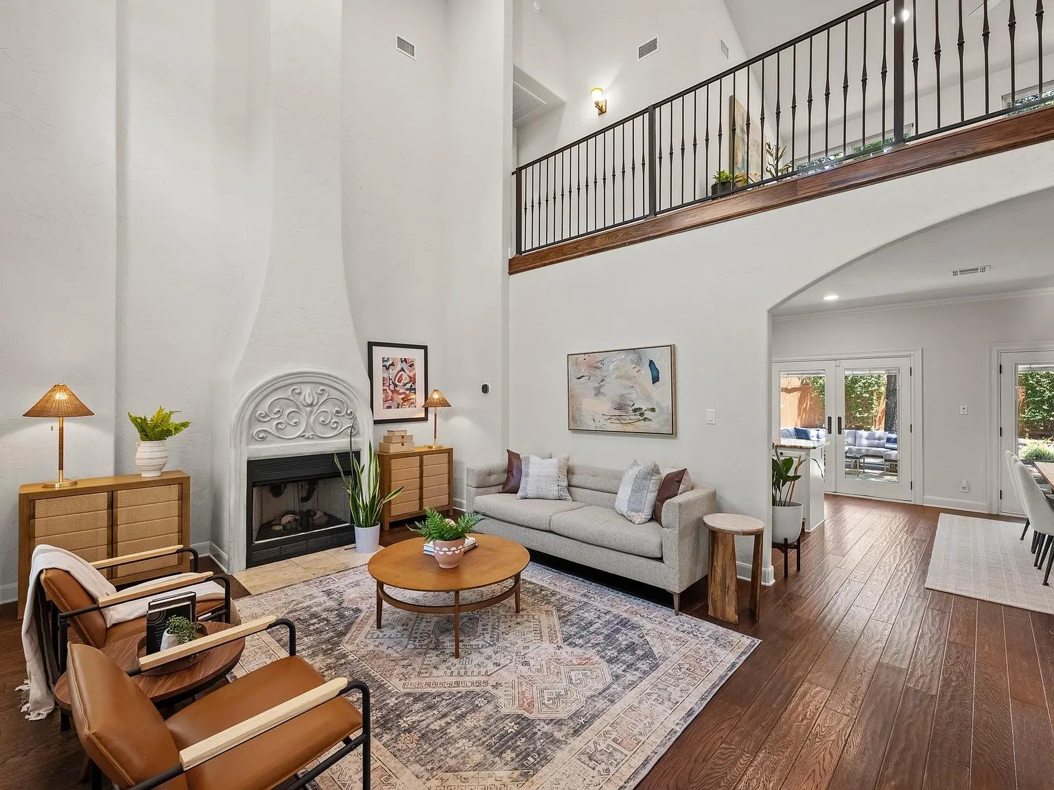 4 bed, 4.0 bath, 2742 sqft, $6,950 — Photo 4