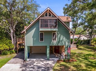 12869 Poinsettia Ave, Seminole, FL 33776