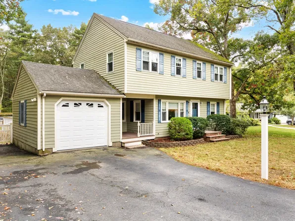 13 Walnut St, Foxboro, MA 02035