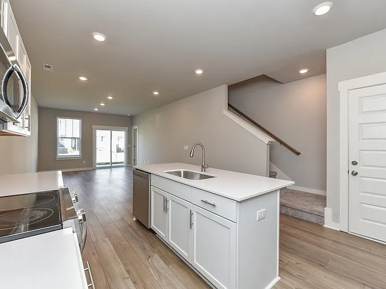 728 Mickelson Way — Photo 14