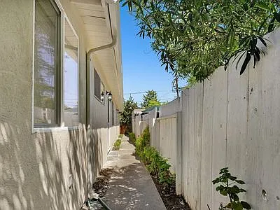 3271 Alma St — Photo 21
