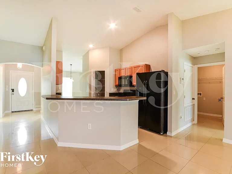 307 Michigan Ln — Photo 6
