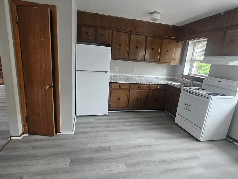 185 Thompson St #B2 — Photo 1