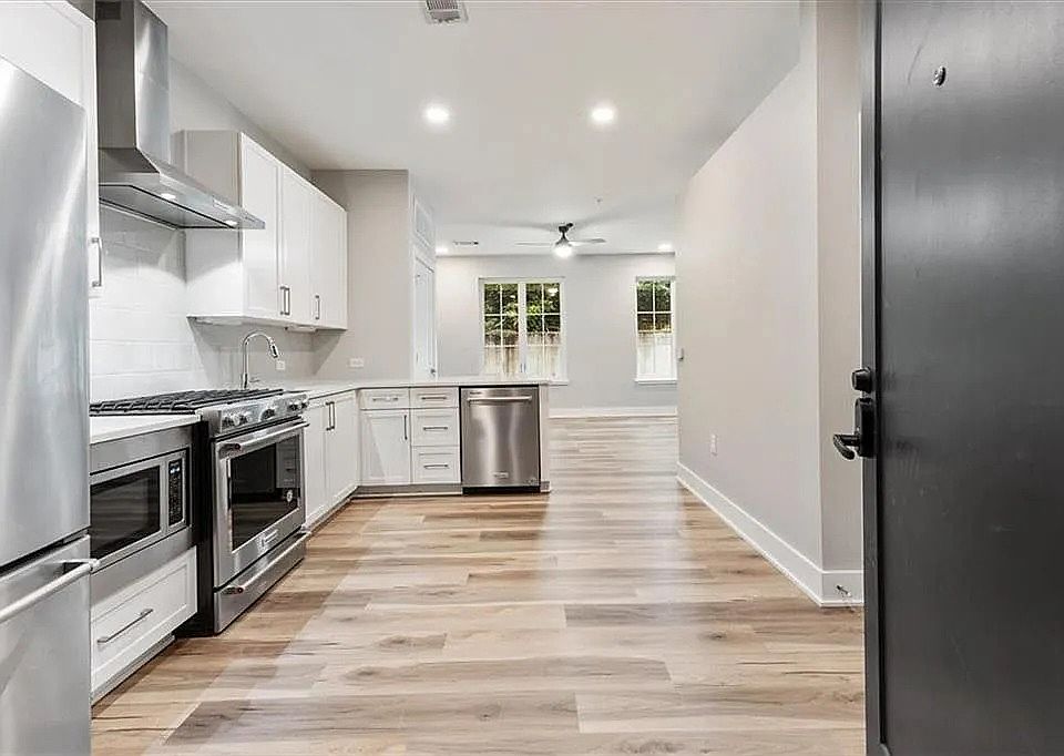 1st image of 22 Airline St #100