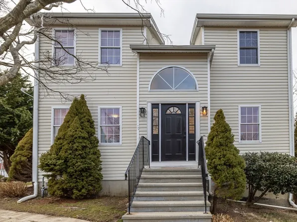 724 Woodman St, Fall River, MA 02724