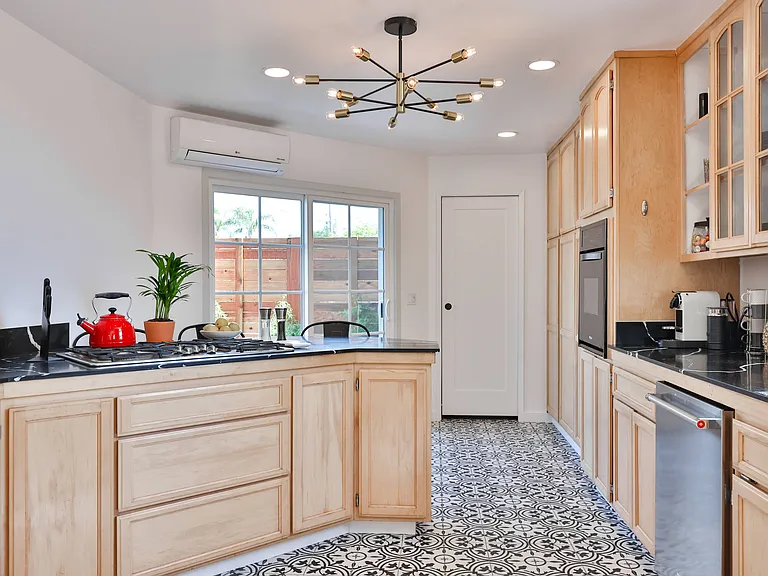 3407 N Mountain View Dr #1 — Photo 6