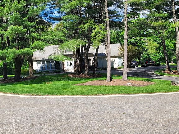 2nd image of 7 Albertson Lane
