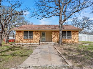 2124 Tarver Rd, Burleson, TX 76028