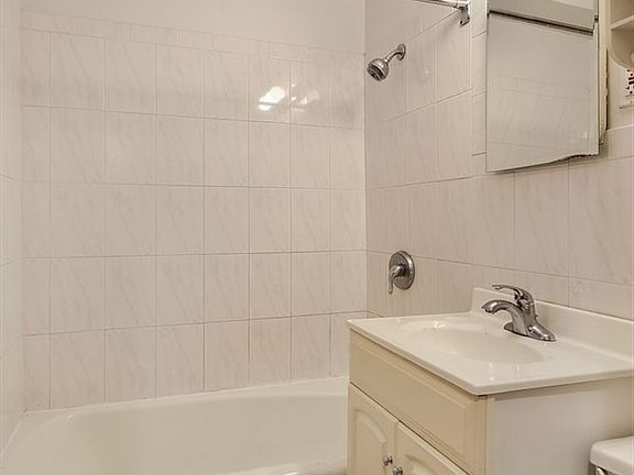 4th image of 153 W 95th St #A/b