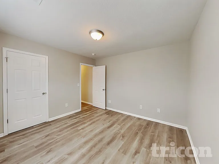 110 Kingscreek Dr — Photo 13