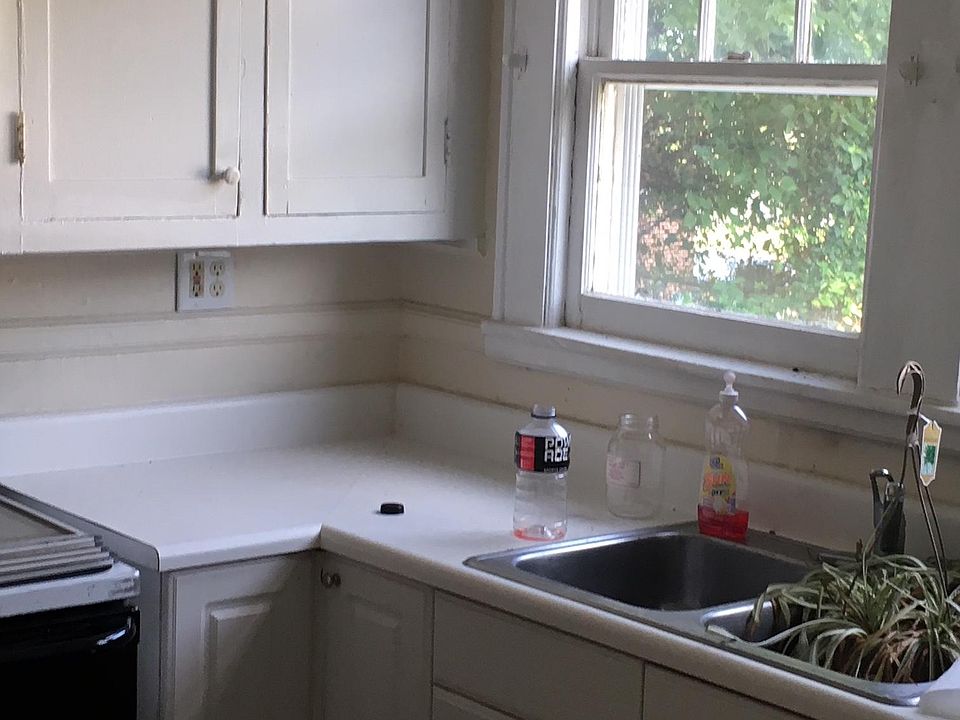 2nd image of 107 Glenwood Ave