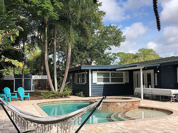 5th image of 3840 Hibiscus St