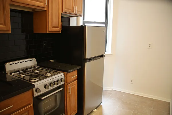 Rented by Waverly Realty Associates | media 3