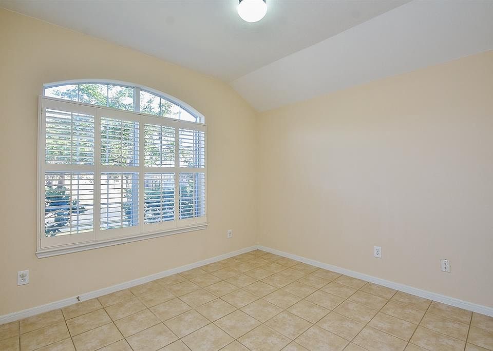 2nd image of 15111 Crescent Lilly Dr