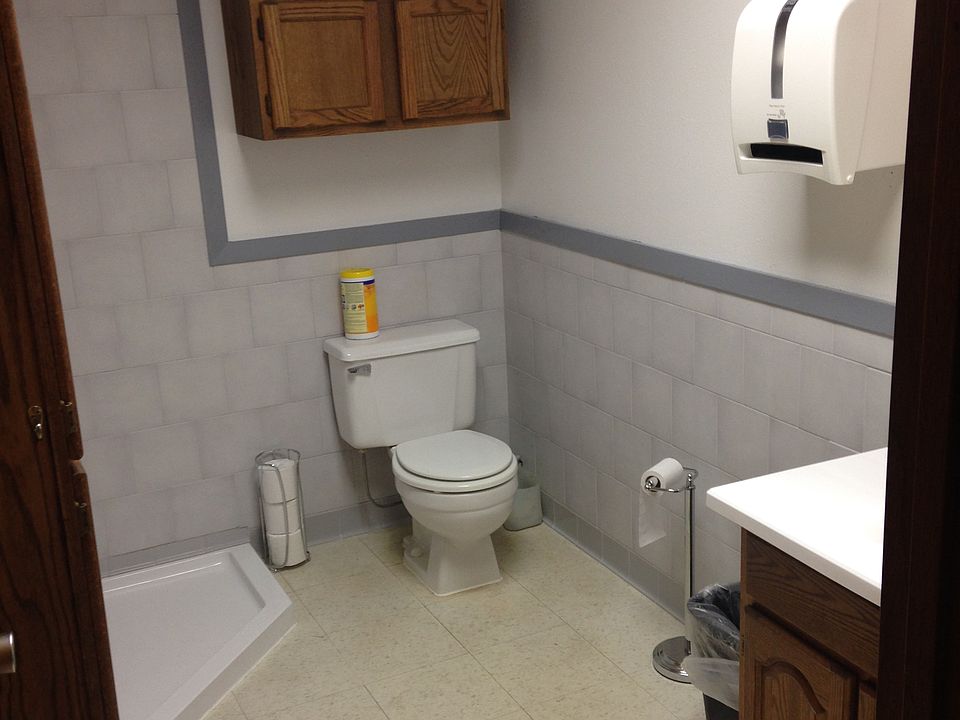 2nd image of 1002 3rd Ave SE