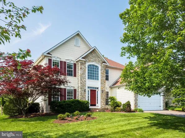 901 Bramblewood Dr, Douglassville, PA 19518