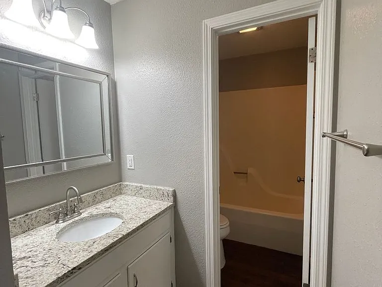 5302 Lauri Ln — Photo 13