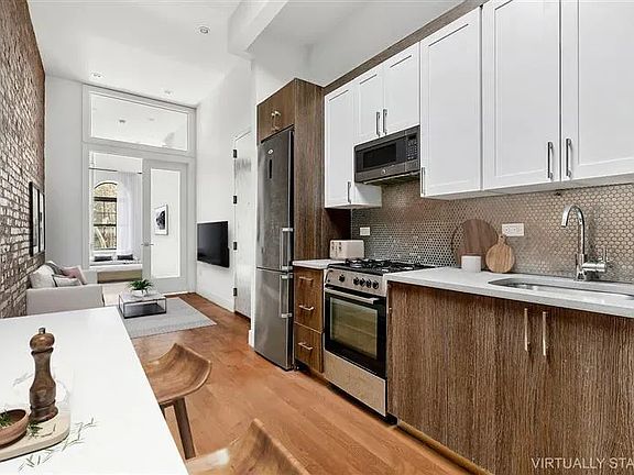 3rd image of 861 Halsey St #2A